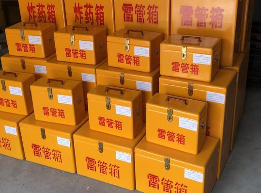 新华镇玻璃钢雷管箱的使用寿命一般是多少？