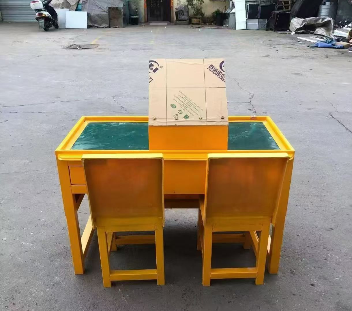 新华镇防静电导通桌井下煤矿火工品发放桌：危险品流转的安全守护者